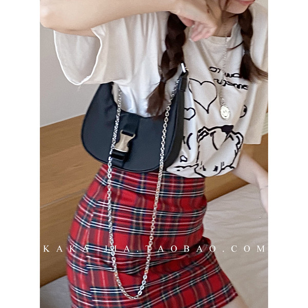 กระเป๋าสะพายข้างผู้หญิง กระเป๋าสะพายสไตล์เกาหลี By Japanese フェンディ authentic bag