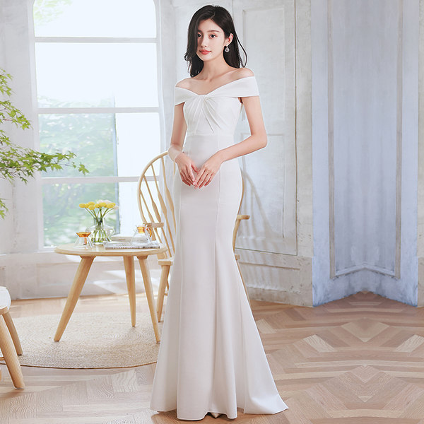 ชุดราตรี ชุดราตรีสวยหรู แบบ ทันสมัย Evening dress