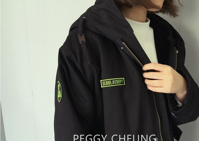 เสื้อคลุมกันหนาวฮู้ดดี้ ทรงโคล่ง สีดำ เท่ๆ ผ้าไม่หนามาก กันหนาวกันลม ซับในขนแมวนุ่มๆ พร้อมส่งจ้า ดำ