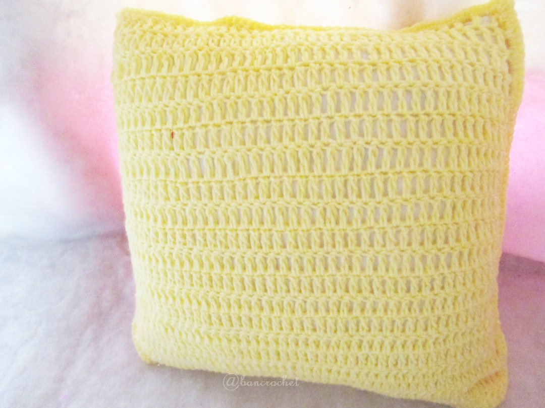 หมอนอิงลายกุหลาบสีเหลืองถักโครเชต์ yellow Pillow crochet 12*12 inch