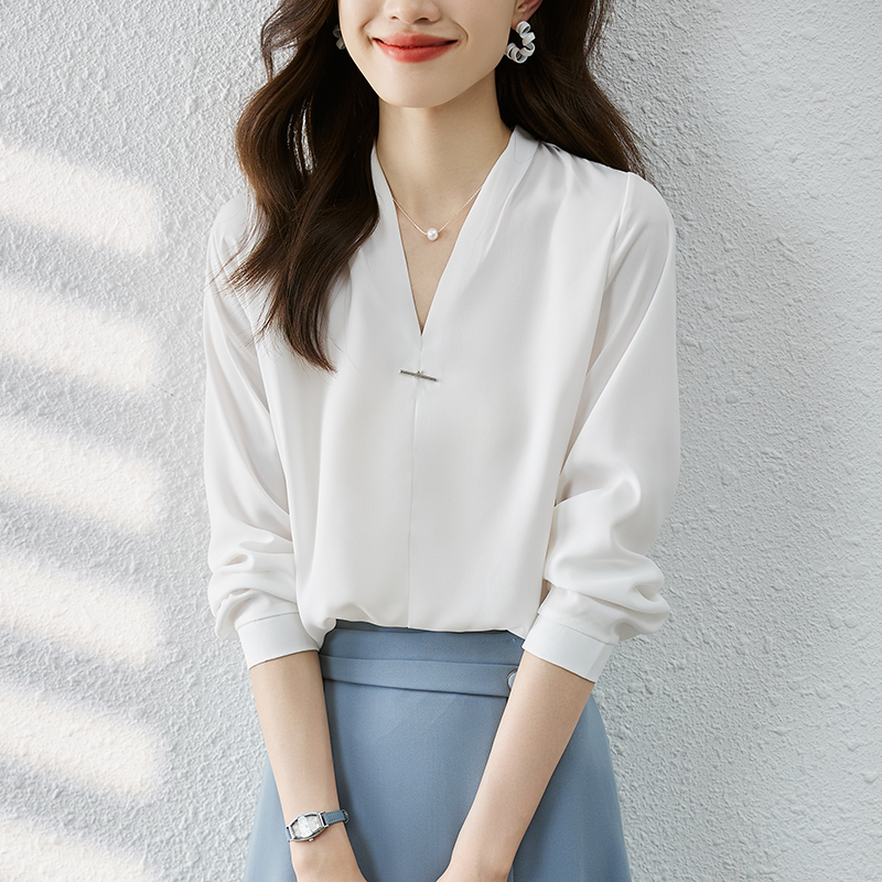 เสื้อเชิ้ตผู้หญิงแขนยาว เสื้อเชิ้ตผู้หญิงใส่ทํางาน 390 บาทต่อชิ้น ฟรีค่าจัดส่ง