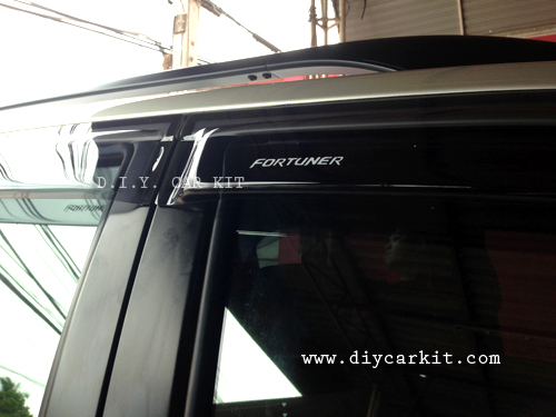กันสาดประตูรถยนต์ Fortuner 05-11