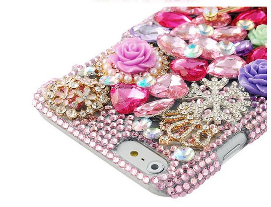 เคส คริสตัล เคส iPhone 6 พลัส 5.5 นิ้ว เคสคริสตัล ดอกกุหลาบ ผีเสื้อ สุดหรู คริสตัลเม็ดใหญ่ มาพร้อมกับ จุกปิดกันฝุ่น ดอกกุหลาบ เข้าชุดกัน 561143
