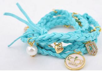 สร้อยข้อมือหนังถัก แฟชั่น แบบเดียวกับ วิคตอเรียใส่ สีฟ้า 250993