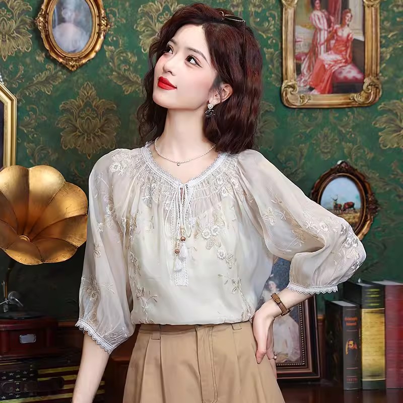 เสื้อเชิ้ตผู้หญิงใส่ทํางาน 390 บาทต่อชิ้น ฟรีค่าจัดส่ง