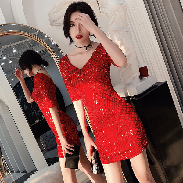 ชุดราตรี ชุดราตรีสวยหรู แบบ ทันสมัย Evening dress