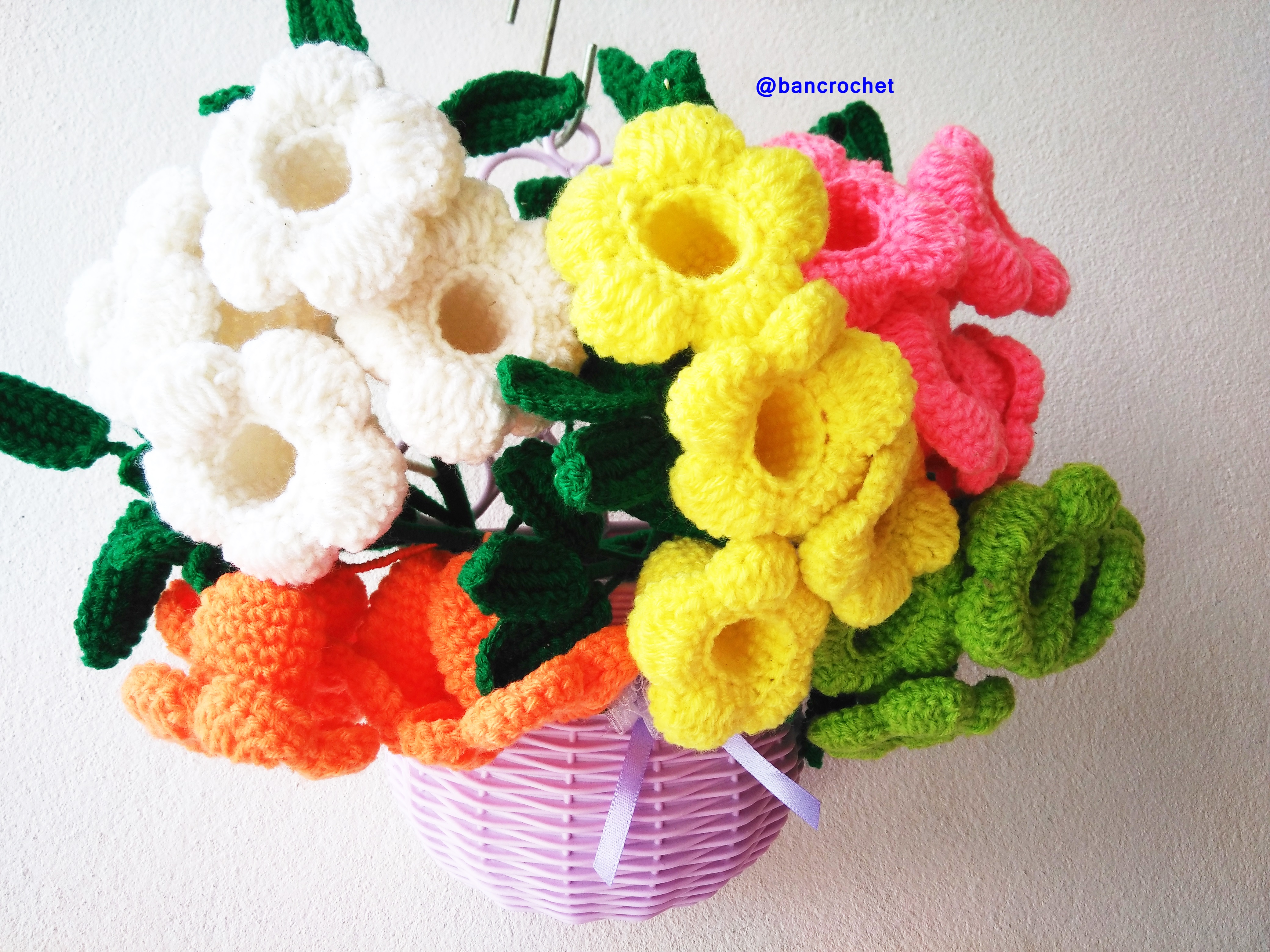 Bancrochet แจกันช่อดอกไม้แขวน crochet flowers vase hanger หลากสี 8 นิ้ว