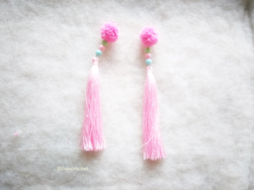 Bancrochet ต่างหูถักโครเชต์ crochet earrings สีชมพู 7 นิ้ว