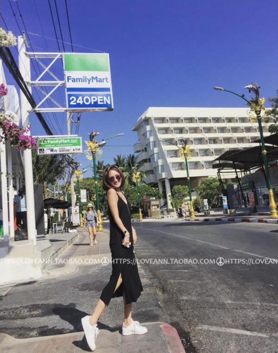 เดรสสายเดี่ยว ผ้าร่อง เหมาะสำหรับวันสบายๆ พร้อมส่ง