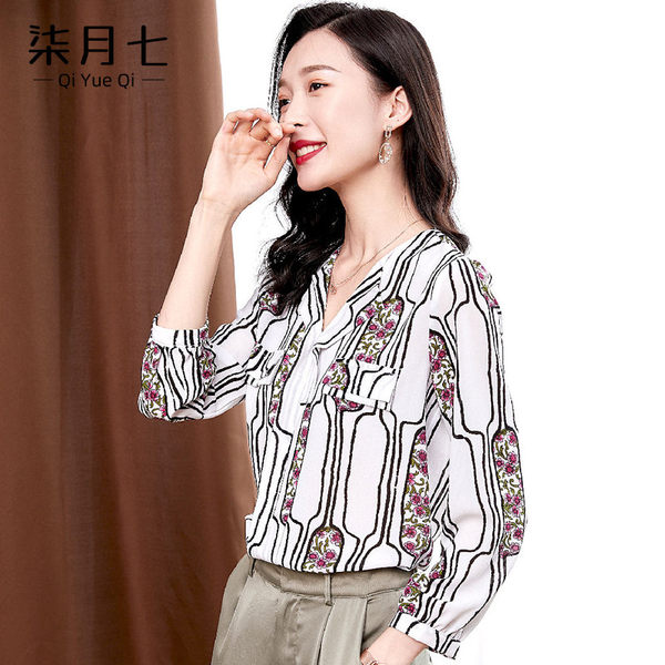 เสื้อเชิ้ตลายดอกผู้หญิง เสื้อเชิ้ตสาววัยผู้ใหญ่ ขายเสื้อผ้าแฟชั่นสุภาพสตรีวัยผู้ใหญ่