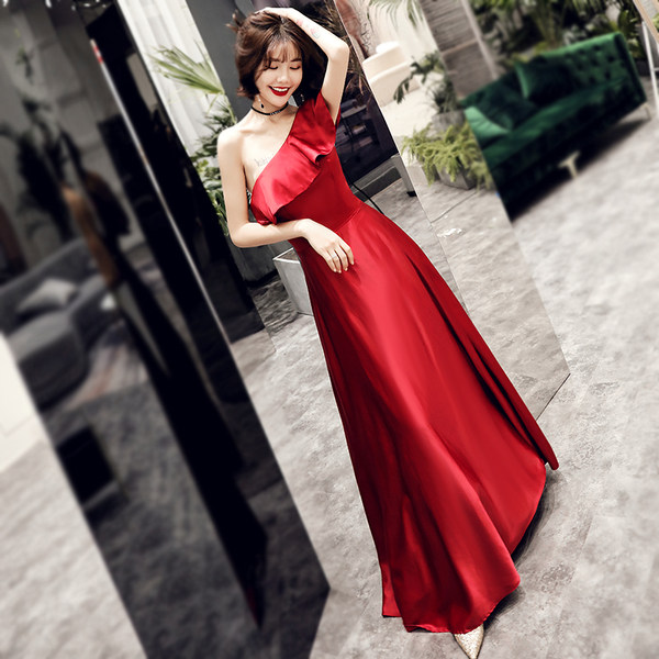 ชุดราตรี ชุดราตรีสวยหรู แบบ ทันสมัย Evening dress