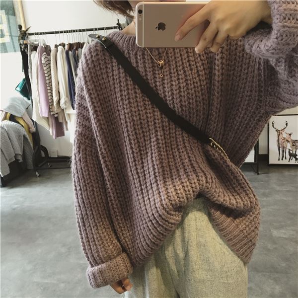 เสื้อไหมพรมตัวโคล่ง สีเทาม่วงอ่อนซีด ไหมพรมยืดได้เยอะ พร้อมส่ง