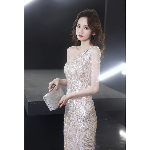 ชุดราตรี ชุดออกงาน ดีไซน์หรู แบรนด์ Angel