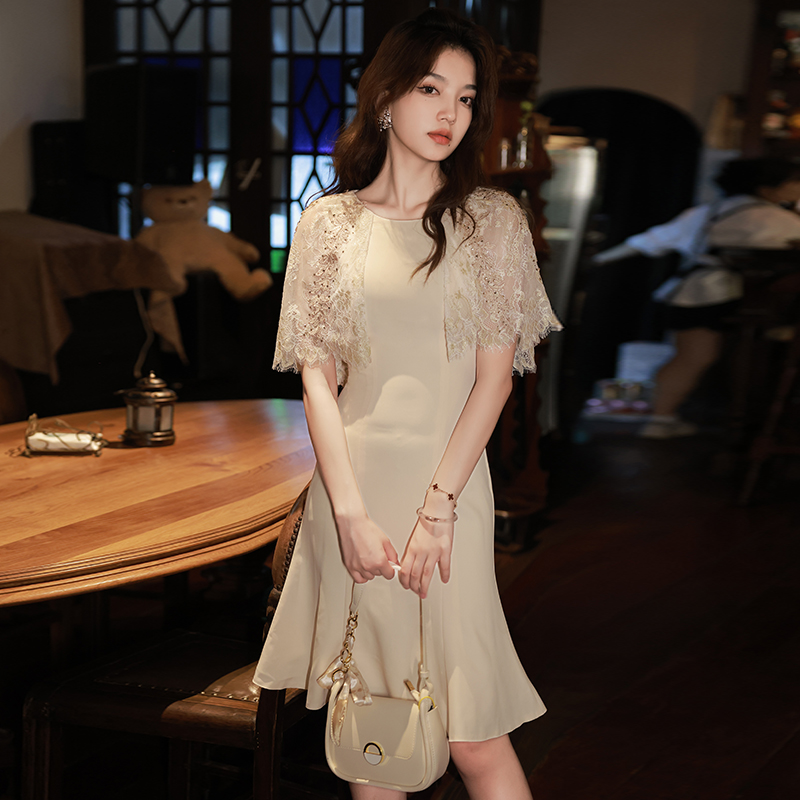 ชุดราตรี ชุดราตรีสวยหรู แบบ ทันสมัย Evening dress
