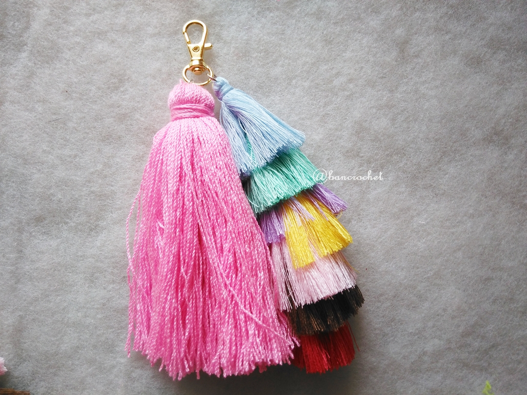 พวงกุญแจพู่เล็กพู่ใหญ่ tassels keychain ชมพูหวาน