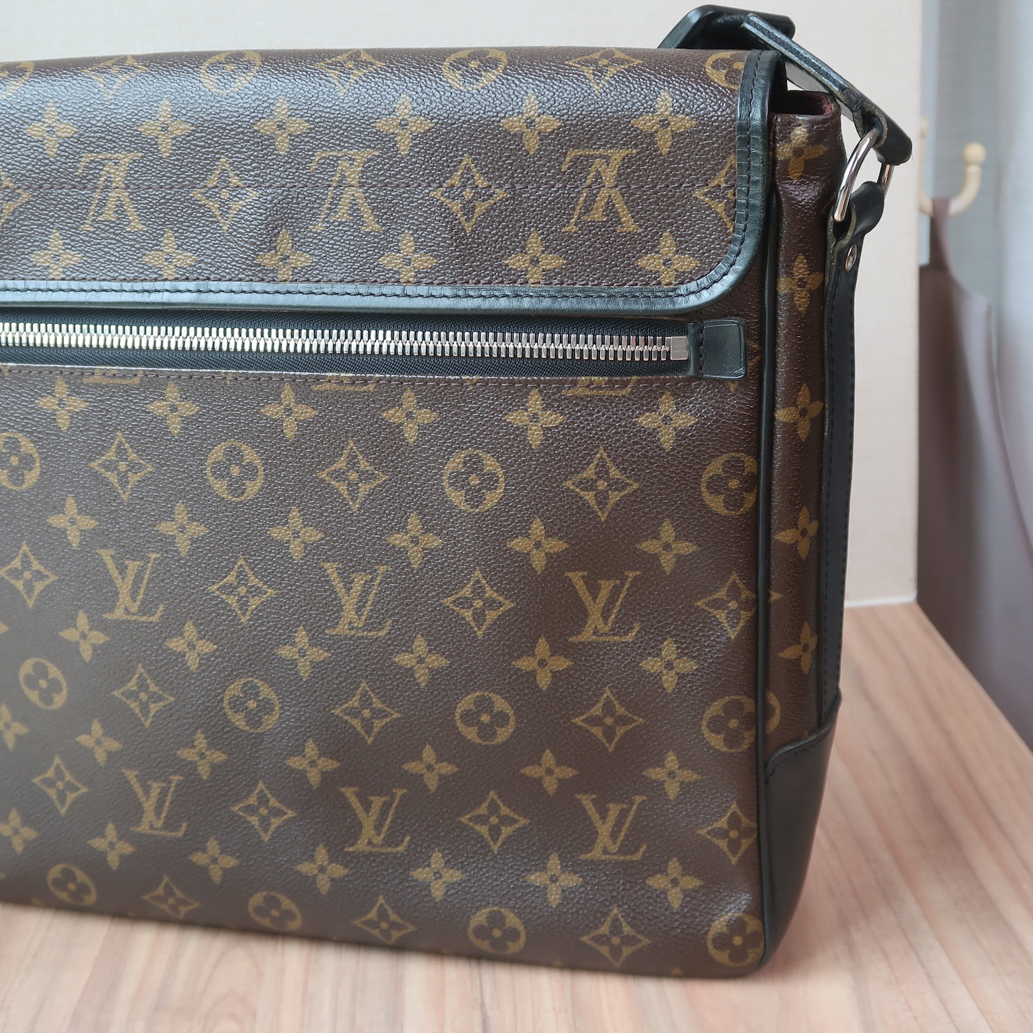 Louis Vuitton Monogram Macassar Bass GM