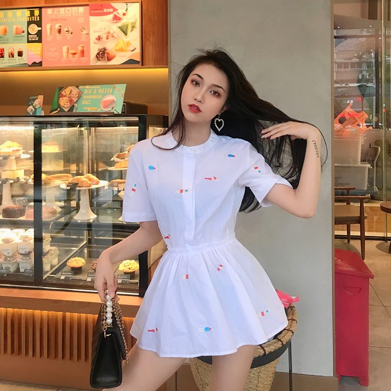 Blouse3782 เสื้อเชิ้ตคอจีนตัวยาวสีขาว เอวสม็อค ผ้าคอตตอนเนื้อดีปักลายน่ารัก ดีไซน์เก๋ๆ แมทช์กับอะไรก็เข้า