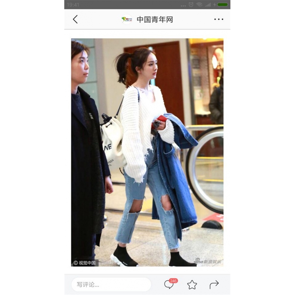 Sweater เสื้อไหมพรมถัก ทรงสวยเนื้อนุ่ม แต่งชายขาดๆ เพิ่มความเก๋ ขาว ขาว