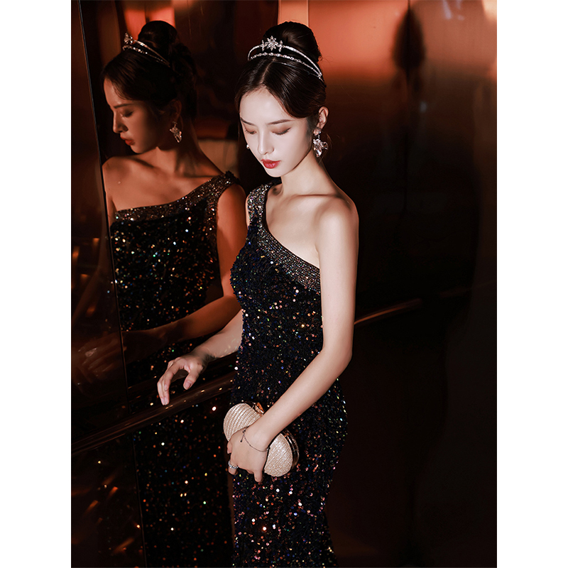 ชุดราตรี ชุดราตรีสวยหรู แบบ ทันสมัย Evening dress