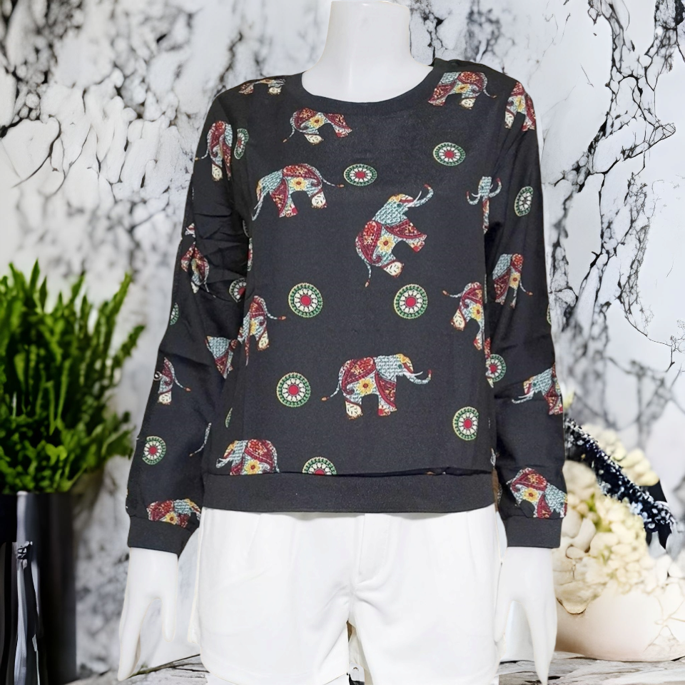 Blouse3893 เสื้อแฟชั่นนำเข้า เสื้อชีฟองลายกราฟฟิคแขนยาวแต่งกระดุม ผ้าชีฟองเนื้อดีนุ่มใส่สบายผ้าเนื้อดีเรียบสวย งานสวยใส่ง่ายแมทช์กับอะไรก็เข้า มี 3 โทนสี ดำ, น้ำตาล, แดง