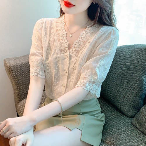 เสื้อลูกไม้ แขนสั้น