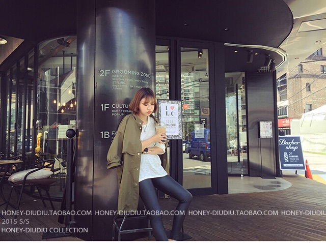 เสื้อคลุมสไตล์เกาหลี สีเขียวทหาร ทรงโคล่งสวย แต่งดีเทลด้านหลัง ผ้าเนื้อด้าน ไม่หนา ใส่คลุมกำลังดี เท่ๆ พร้อมส่งเลยจ้า สีเขียวทหาร