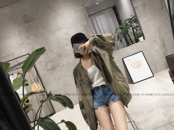 เสื้อคลุมสไตล์เกาหลี ตัวโคล่ง ผ้าทิ้งตัว แต่งลายปัก พร้อมส่ง