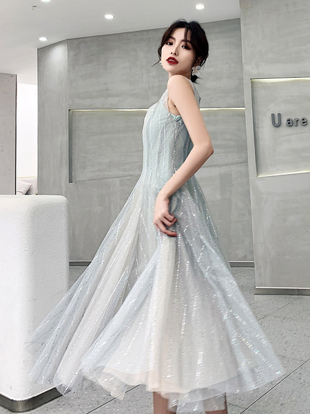 ชุดราตรี ชุดราตรีสวยหรู แบบ ทันสมัย Evening dress