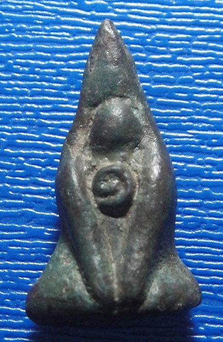 พระปิดตากรุวัดท้ายย่าน พิมพ์เขียดเนื้อแร่พลวง