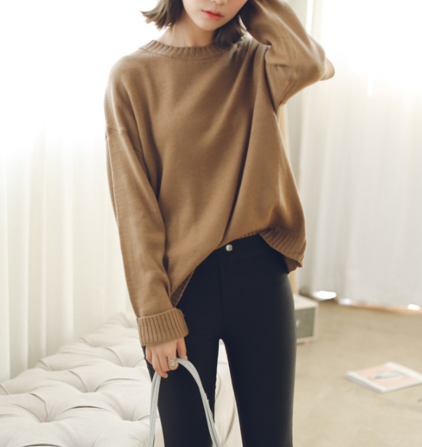 Sweater เสื้อสเวทเตอร์แขนยาว สีน้ำตาล ทรงสวย จะใส่เดี่ยวไหรือใส่โค้ทคลุมก็เริ่ด