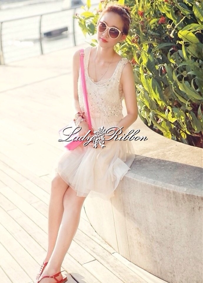 Lady Twinkle Glam Mini dress มินิเดรสแต่งเลื่อมและลูกปัดสีครีม same pic