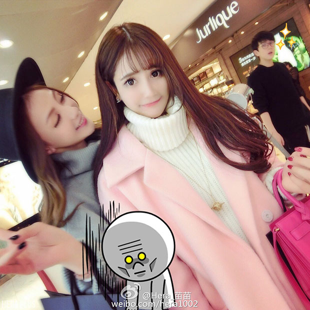 โค้ททรงโคล่ง สำหรับสาวขี้หนาว หรือชอบใส่เสื้อไหมพรมหนาๆ ข้างใน ทรงนี้เหมาะมากค่า สวมทับก็ดูหวานขึ้นมาทันตาเห็นน พร้อมส่งเลยน้าา pink