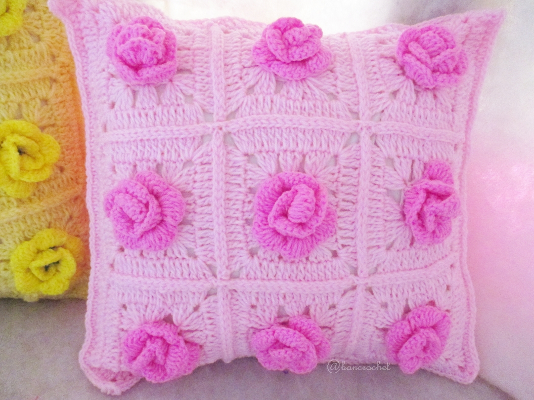 หมอนอิงลายกุหลาบสีชมพูถักโครเชต์ pink Pillow crochet 12*12 inch