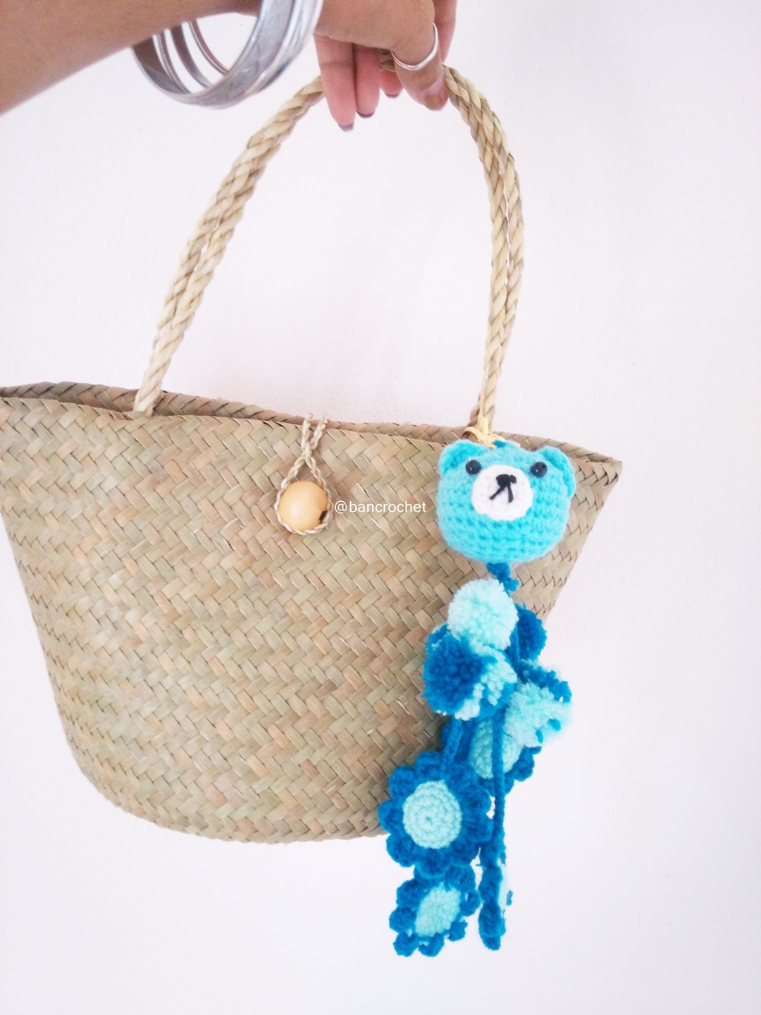 Bancrochet กระเป๋าสานกระจูดห้อยพวงกุญแจ grajood basket weave bags คละสี 7*10*7*12 นิ้ว