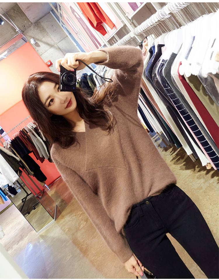 เสื้อแขนยาว ขนนุ่มมากกกก ใส่แบบเปิดไหล่ก็เก๋ สไตล์เกาหลี พร้อมส่งจ้า น้ำตาลเบจ