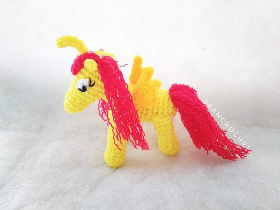 ม้าโพนี่ถัก pony amigurumi crochet เหลือง 4 นิ้ว