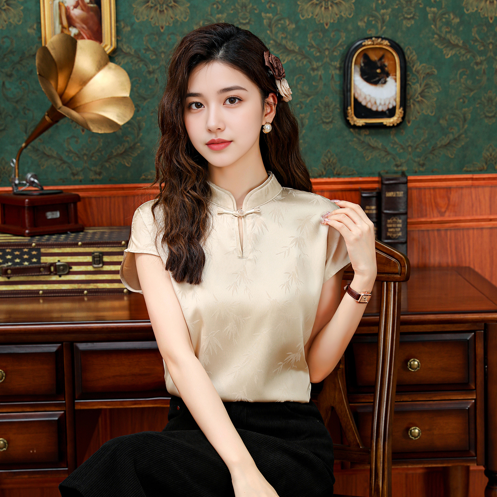 เสื้อเชิ้ตผู้หญิงใส่ทํางาน 390 บาทต่อชิ้น ฟรีค่าจัดส่ง
