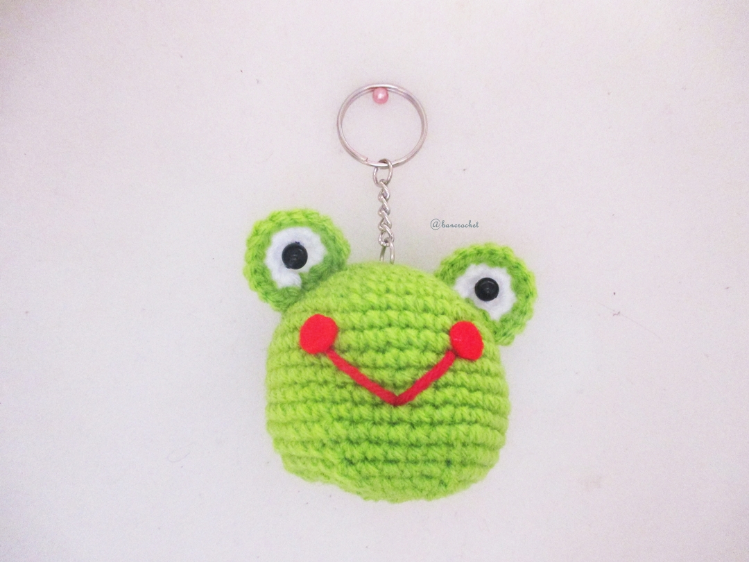 พวงกุญแจหัวตุ๊กตาเคโระ สูง 2 นิ้ว keroro amigurumi crochet keychain