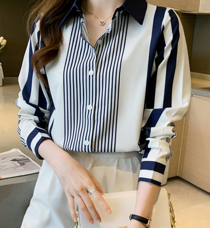 เสื้อเชิ้ตผู้หญิง ใส่ทำงาน เสื้อเชิ้ต คอปก แขนยาว ลายตรง สีขาว กรม เสื้อ เชิ้ต สวย ๆ ใส่ทำงาน 141001