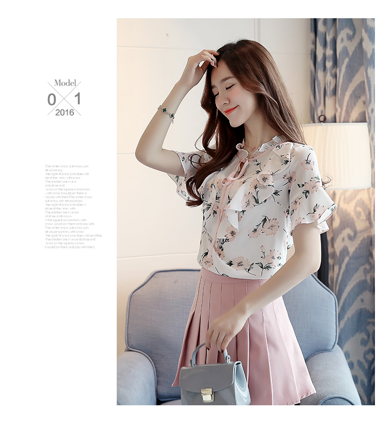 Blouse3788 เสื้อชีฟองสีครีมลายดอกไม้สีชมพู แต่งระบายที่คอ ช่วงอกและปลายแขน ผ้าชีฟองเกรดพรีเมียมเนื้อดีหนาสวย มีซับในอย่างดี งานสวยผ้านุ่มใส่สบาย แมทช์กับอะไรก็สวย