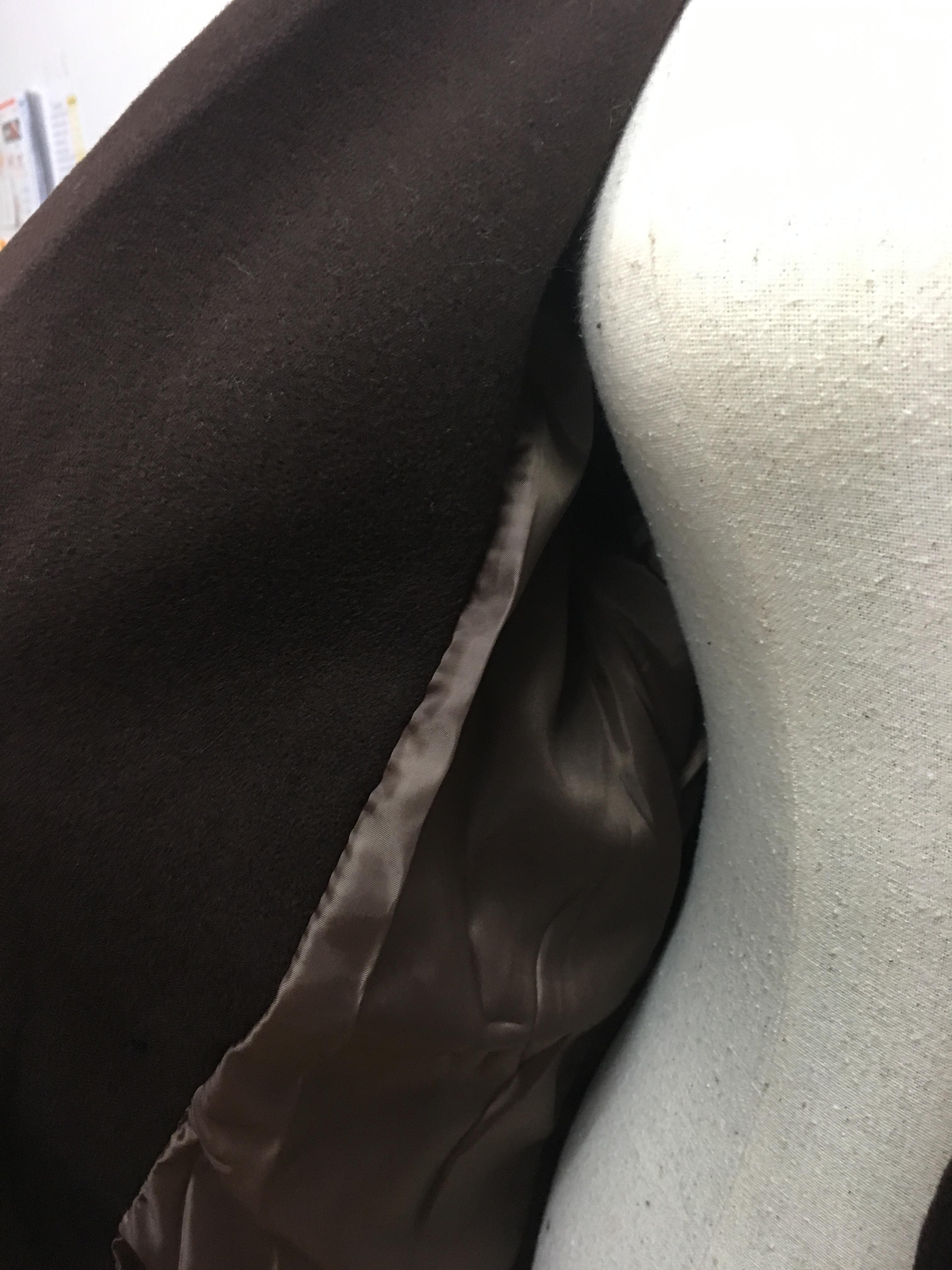 เสื้อโค้ทกันหนาว ทรงเรียบหรู มีสไตล์ ผ้าสักกะหลาดผสมสำลี บุซับในกันลม พร้อมส่งจ้า สีน้ำตาลเข้ม