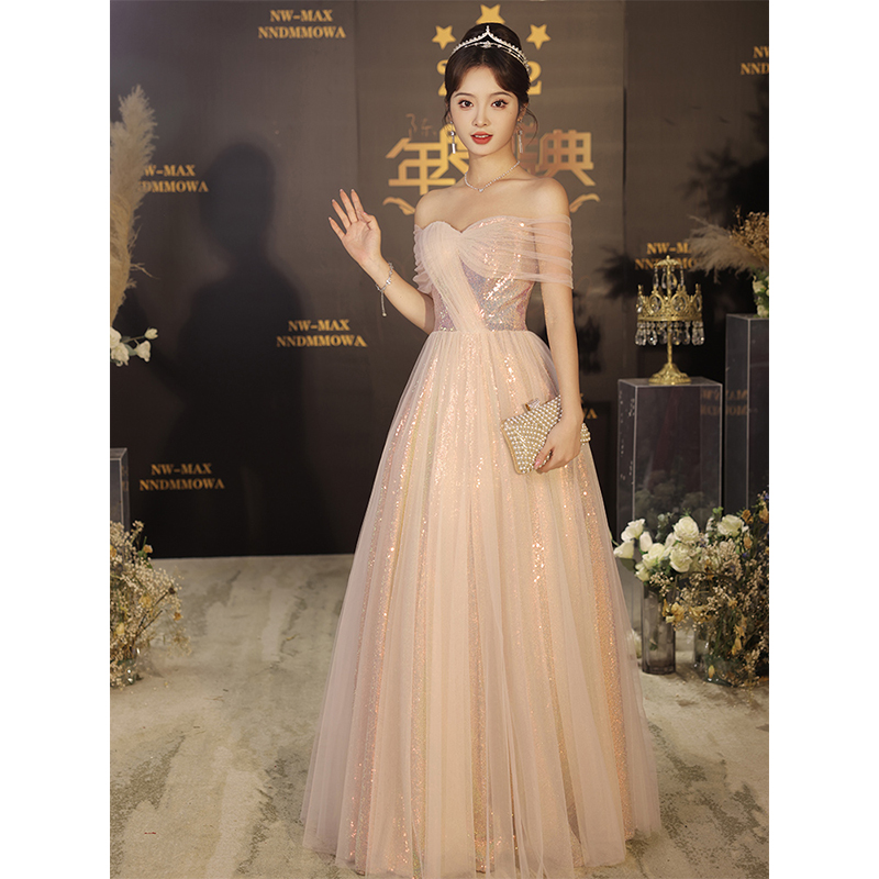 ชุดราตรี ชุดราตรีสวยหรู แบบ ทันสมัย Evening dress