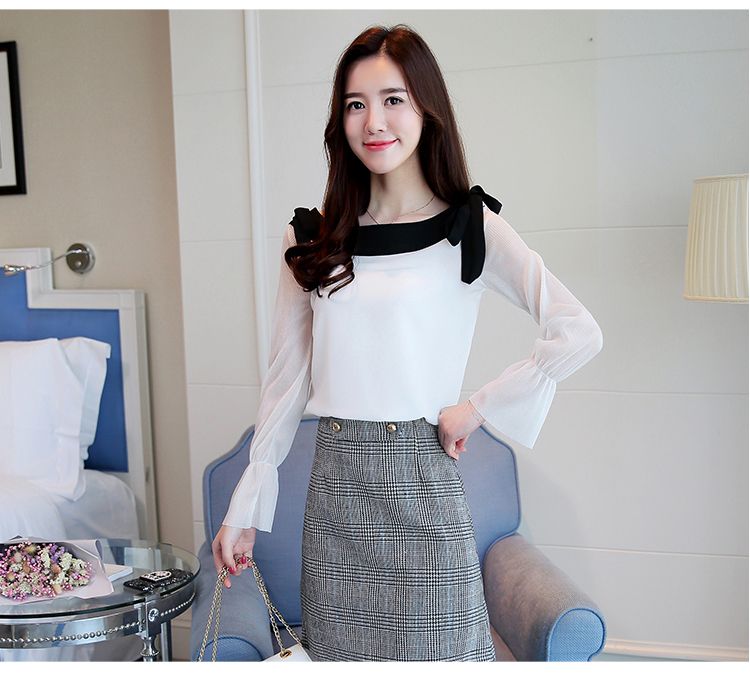 Blouse3781 เสื้อแขนยาวผูกโบว์ไหล่แต่งขอบอกสีดำตัดกับตัวเสื้อดูมีดีเทล ผ้าโพลีเนื้อดี งานสวยแมทช์กับอะไรก็ดูดี ใส่เที่ยว/ใส่ทำงานได้ มี 2 สี ขาว, ครีม