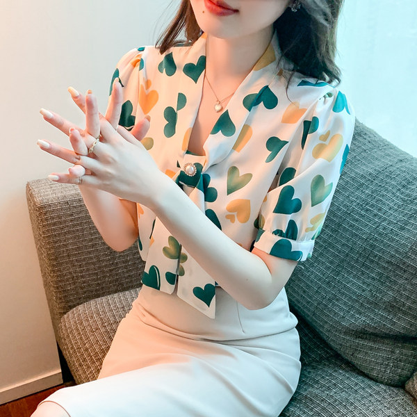 เสื้อลูกไม้ แขนสั้น