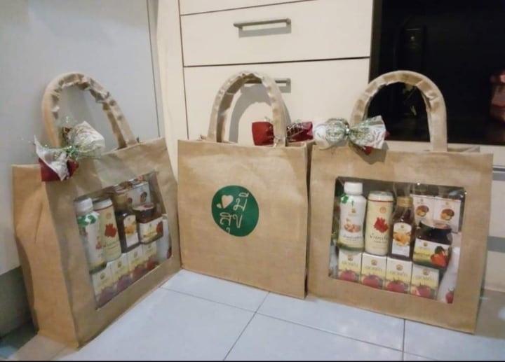 ถุงผ้ากระสอบเจาะหน้าต่าง