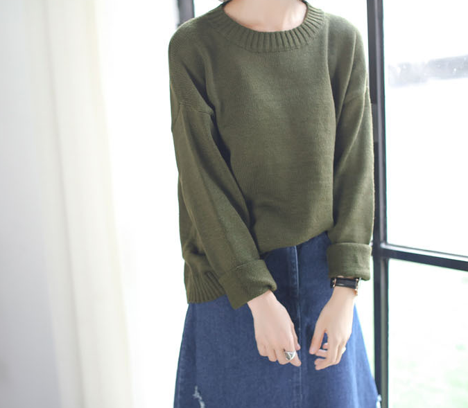 Sweater เสื้อสเวทเตอร์แขนยาว สีเขียวขี้ม้า ทรงสวย จะใส่เดี่ยวไหรือใส่โค้ทคลุมก็เริ่ด
