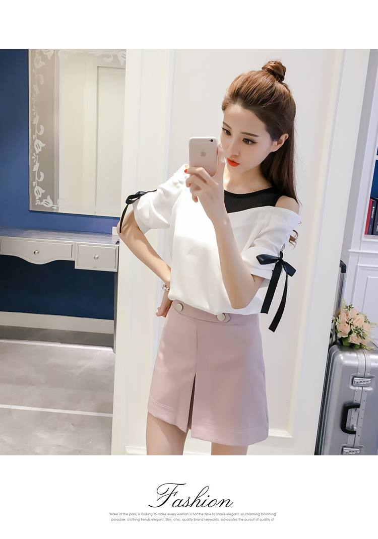 Blouse3794 เสื้อแฟชั่นเว้าไหล่ ช่วงบ่าแต่งผ้าตาข่ายสีดำ แขนผูกโบว์เก๋ๆ ผ้าโพลีเนื้อดีหนาทึบแสงสีพื้นขาว งานน่ารักผ้าเนื้อดีนุ่มใส่สบาย แมทช์กับกระโปรงหรือกางเกงได้หลายสไตล์