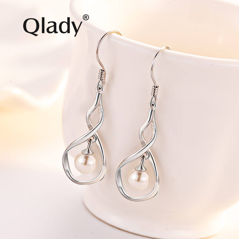 ต่างหู ตุ้มหูแฟชั่น By Qlady