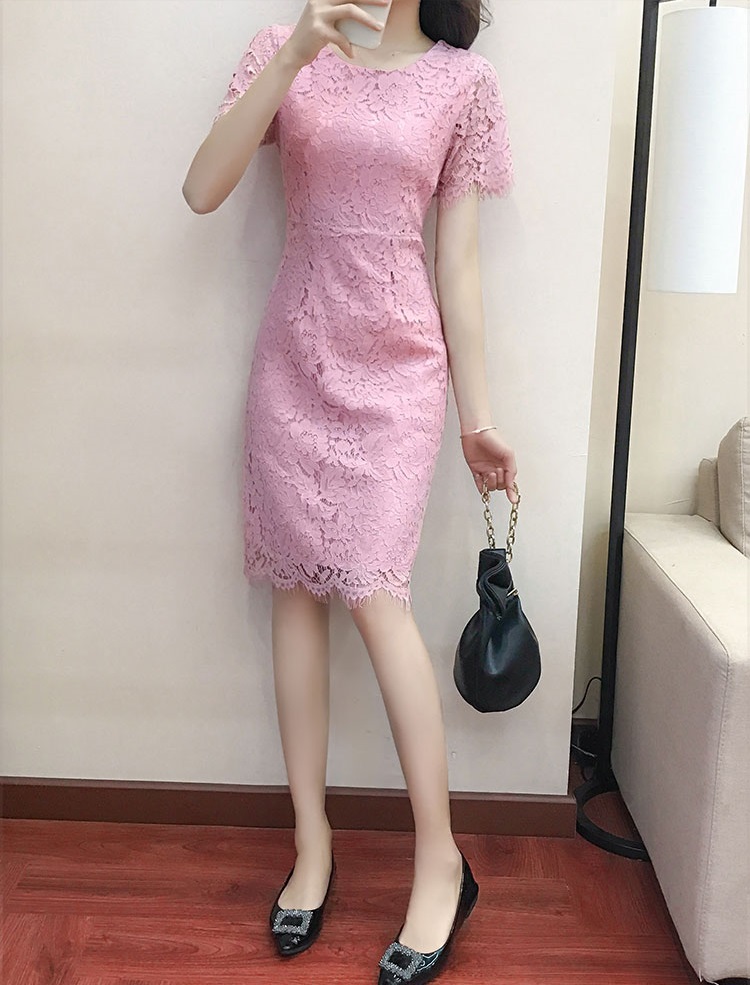 Dress4495 เดรสลูกไม้ทรงเข้ารูป ซิปหลังใส่ง่าย มีซับในอย่างดีทั้งชุด ผ้าลูกไม้คอตตอนเนื้อดีหนาสวย งานดีทรงดีลายสวย เรียบหรูดูแพงสุด ใส่ทำงาน/ใส่ออกงานได้