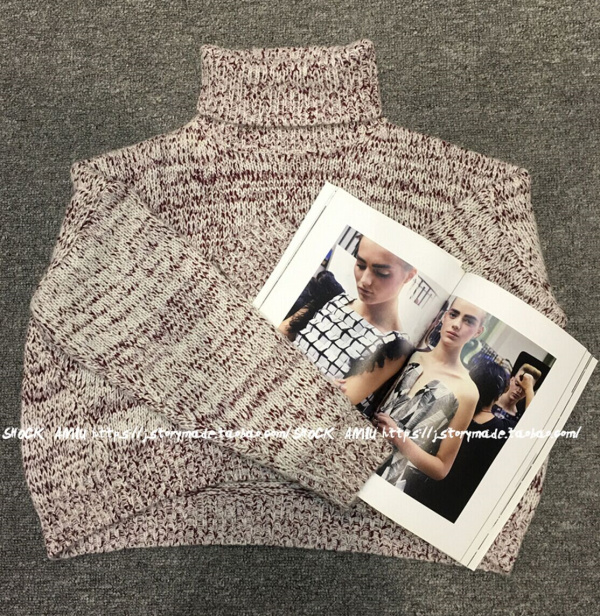 เสื้อไหมพรมเอวลอย คอเต่าพับได้ตามต้องการ ยืดได้เยอะ ทรงเก๋ๆ จะใส่เดี่ยวไหรือใส่โค้ทคลุมก็สวยจ้า